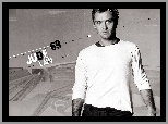Jude Law, bia�a koszulka
